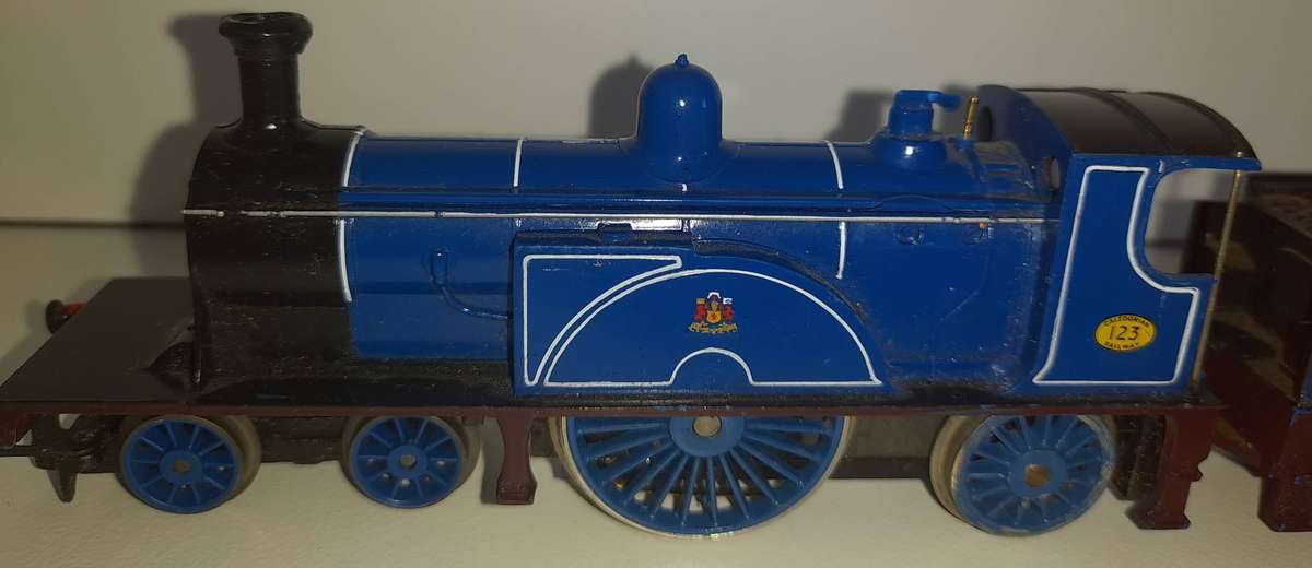 Railway: Caledonian Loco and Tender (HO Scale) by Tri-ang/Hornby