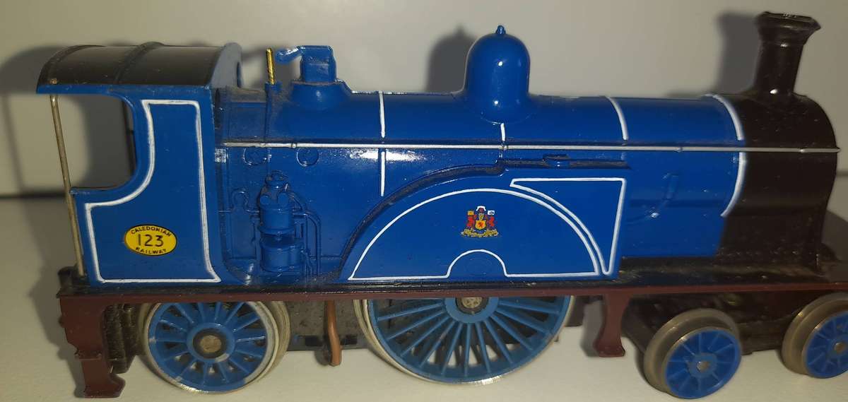 Railway: Caledonian Loco and Tender (HO Scale) by Tri-ang/Hornby