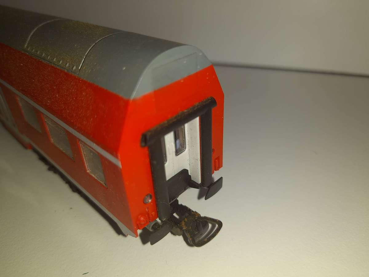 Railway: Passenger Couches X 2 - (Scale HO) by Piko