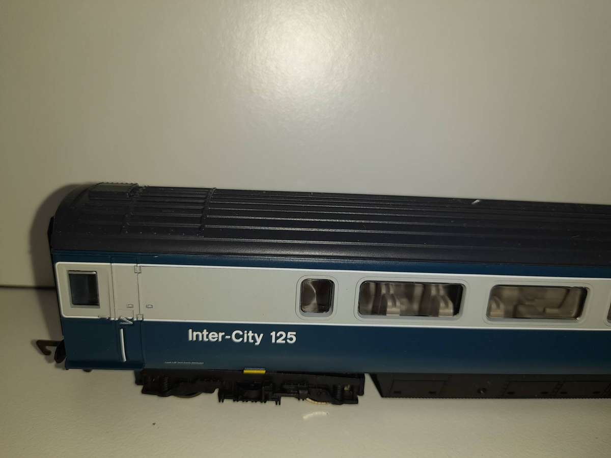 Railway: Passenger Couch Car (OO Gauge)  by Hornby