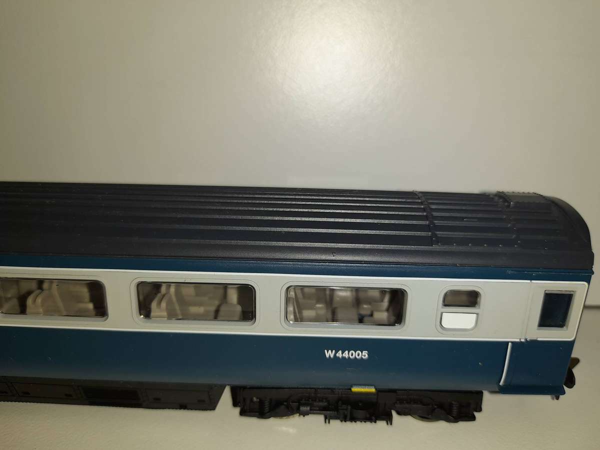 Railway: Passenger Couch Car (OO Gauge)  by Hornby