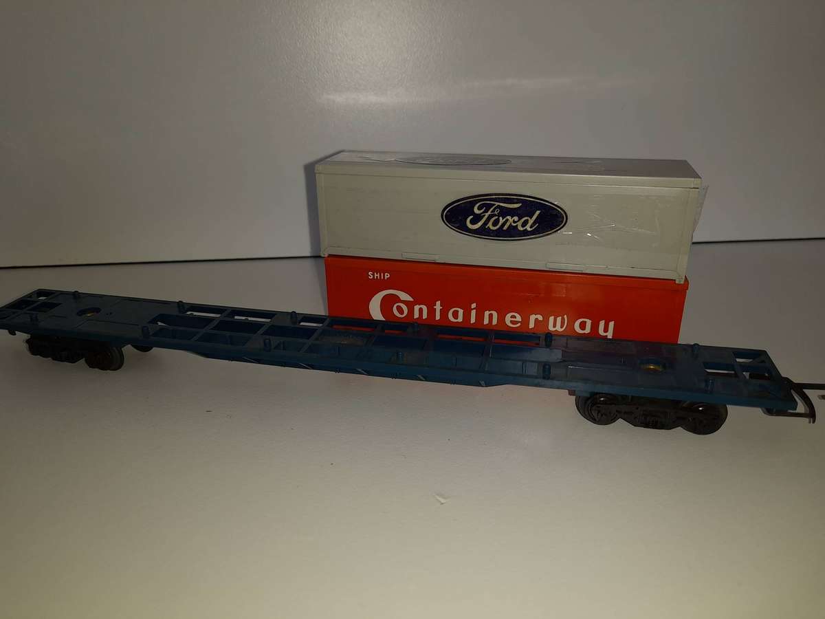 Railway: Container Carrier (OO/HO Gauge)  by Hornby