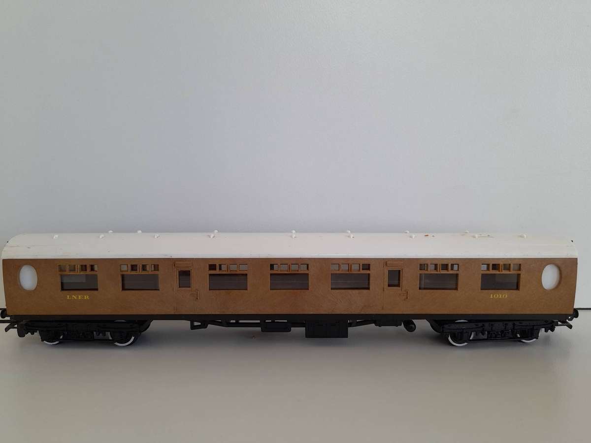 Railway: Full Third Couch (OO/HO Gauge)  by Hornby