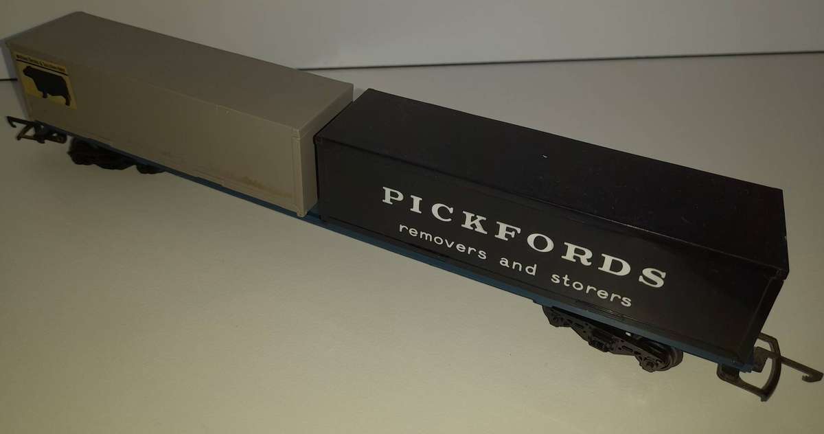 Railway: Container Carrier (HO Scale)