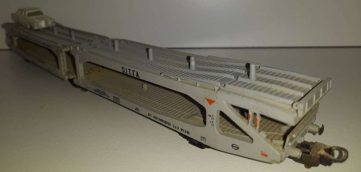 Railway: Car carrier - Double Trailer (HO Scale)