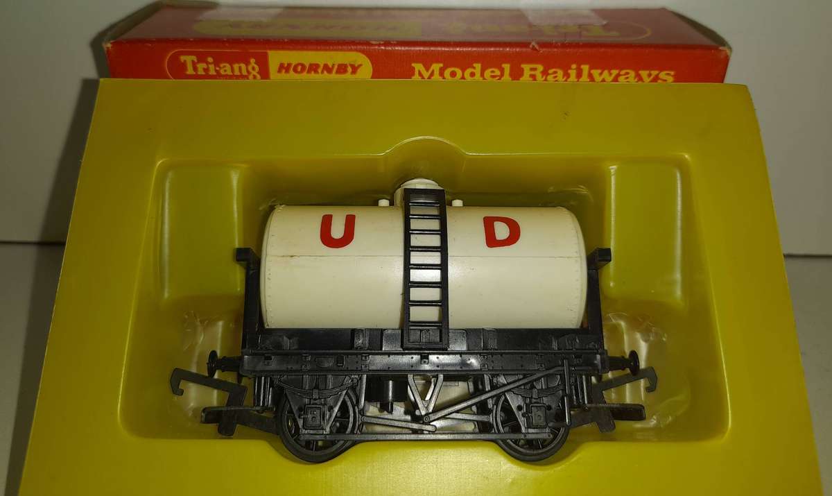 Railway: Milk Wagon (HO Gauge) by Triang/Hornby