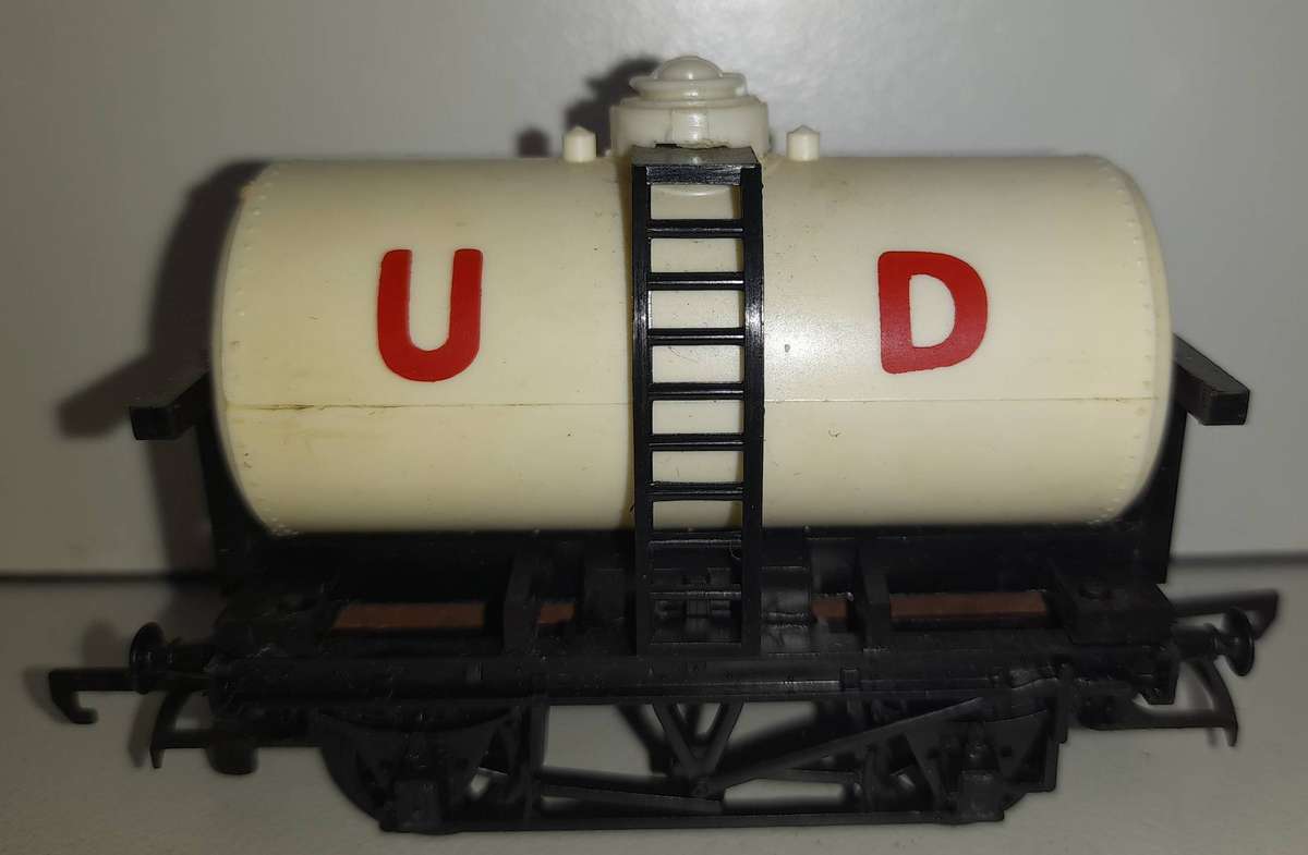 Railway: Milk Wagon (HO Gauge) by Triang/Hornby