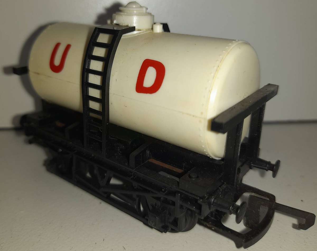Railway: Milk Wagon (HO Gauge) by Triang/Hornby