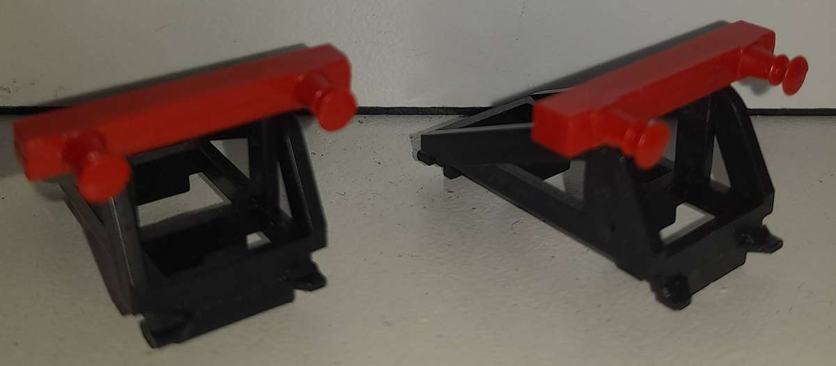 Railway: Buffer Stops x 2 (HO Gauge) by Triang/Hornby
