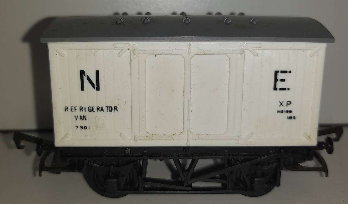 Railway: Refrigerator Van (HO Gauge) by Triang/Hornby