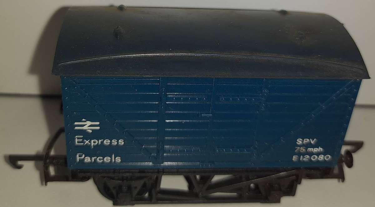 Railway: Parcels Van (HO Gauge) by Triang/Hornby