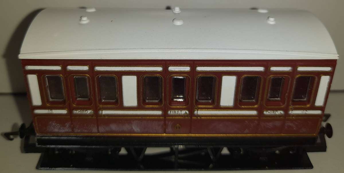 Railway: 4-Wheel Coach - Caledonian Livery (OO Gauge) by Hornby Railways