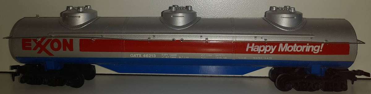 Railway: Triple Dome Tank Car (HO Gauge) by Tyco