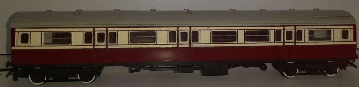 Railway: Full Third Coach (HO Gauge) by Tri-ang/Hornby