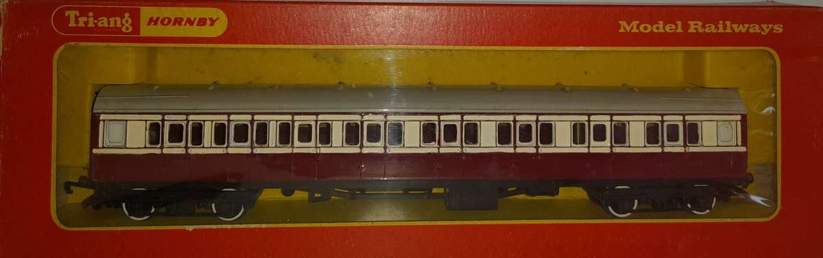 Railway: First/Third Composite Coach (HO Gauge) by Tri-ang/Hornby