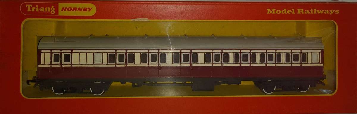 Railway: First/Third Composite Coach (HO Gauge) by Tri-ang/Hornby