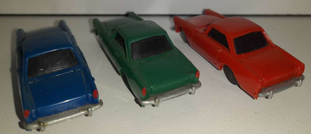 Railway: Model Cars X 3 (HO Scale)