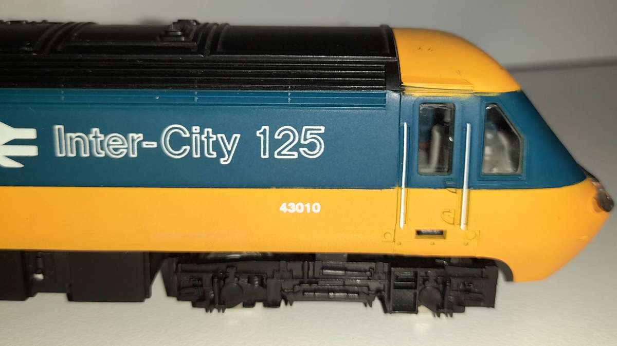 Railway: Locomotive X 2 (Inter-City 125) by Hornby Railways (OO Scale)
