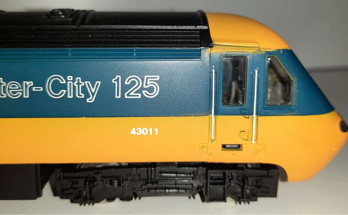 Railway: Locomotive X 2 (Inter-City 125) by Hornby Railways (OO Scale)