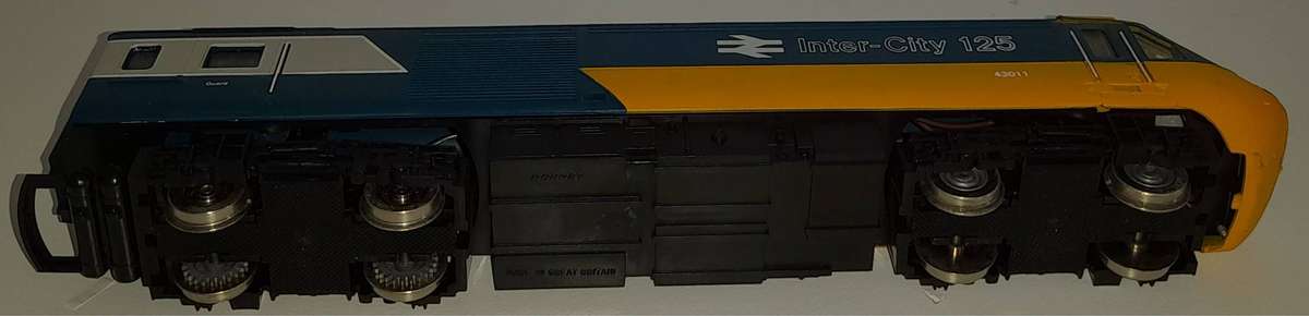 Railway: Locomotive X 2 (Inter-City 125) by Hornby Railways (OO Scale)