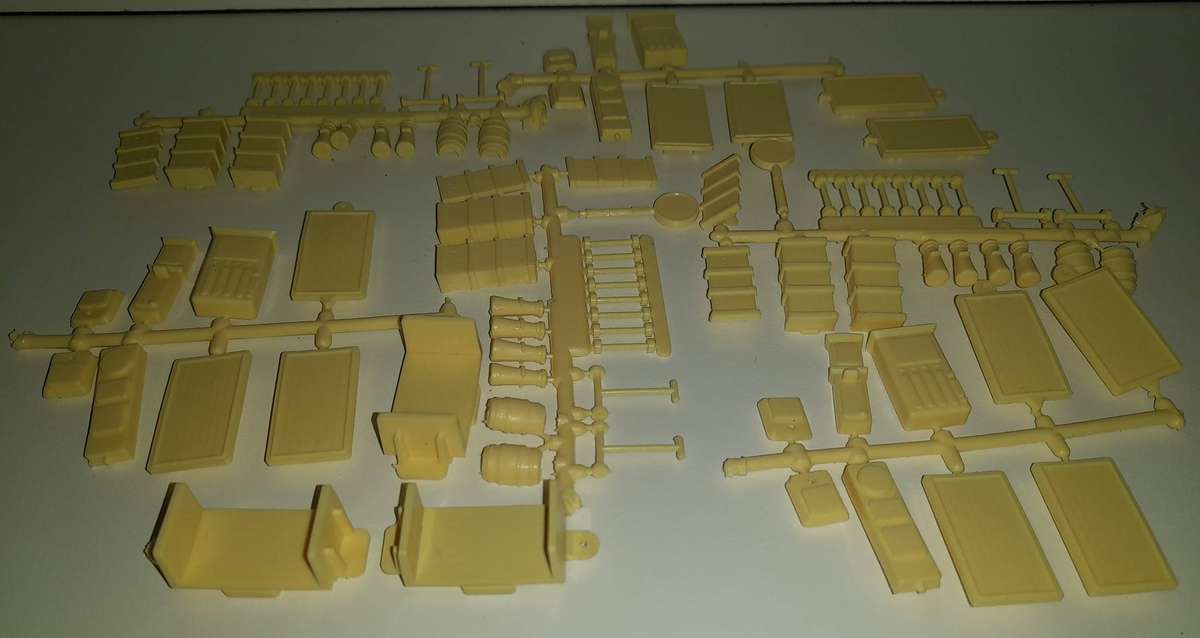 Railway: Accessories - Station Accessories (HO Scale)