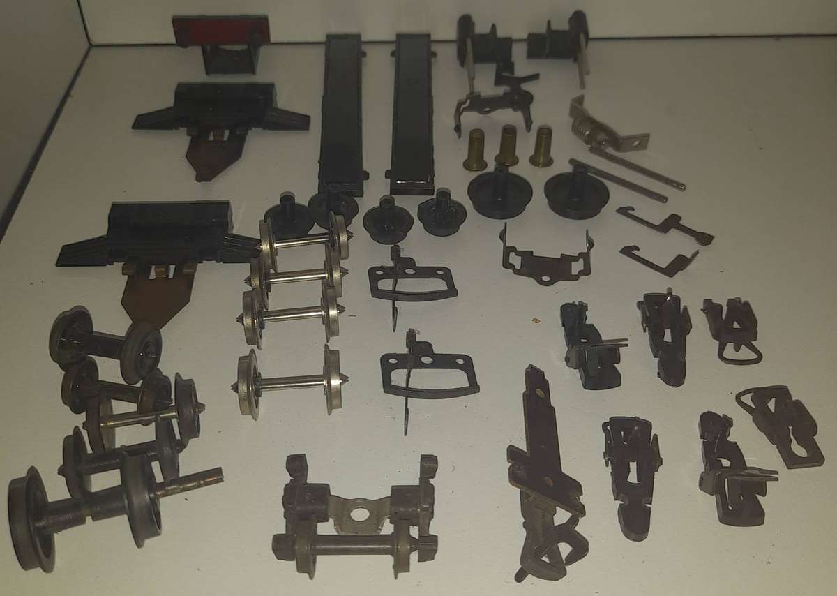 Railway: Various Wheels/Couplers & Other Parts (HO Scale)