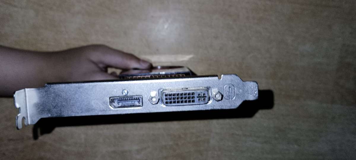 AMD Radeon (TM) R7 250 graphics card