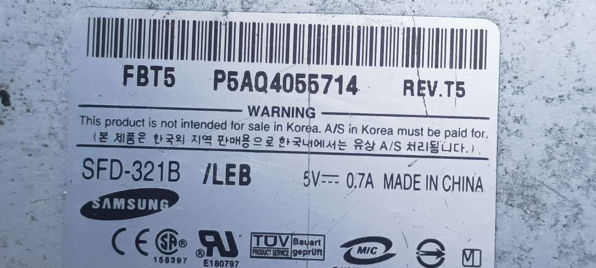 Samsung 1.44MB 3.5 34Pin Floppy Drive SFD-321B