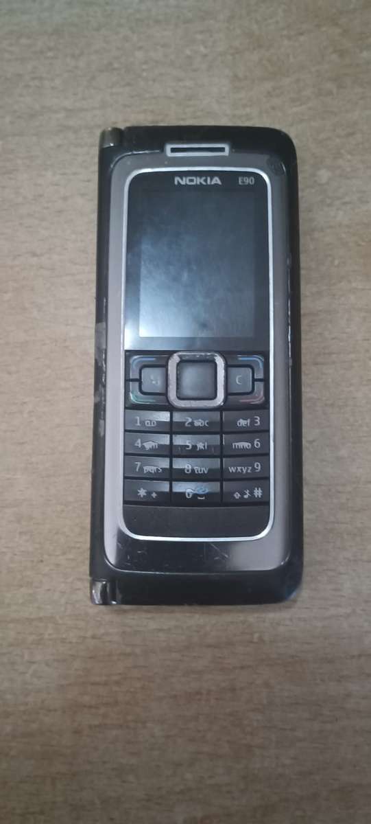 Nokia E90 AS IS for spares