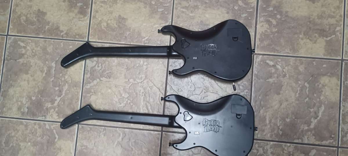 Playstation 2 guitar hero x 2 untested