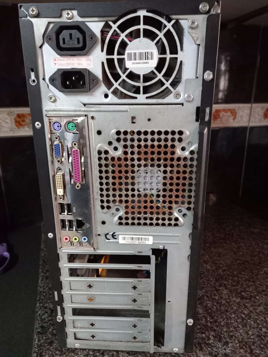 Computer tower I3-3220 CPU 3.3ghz