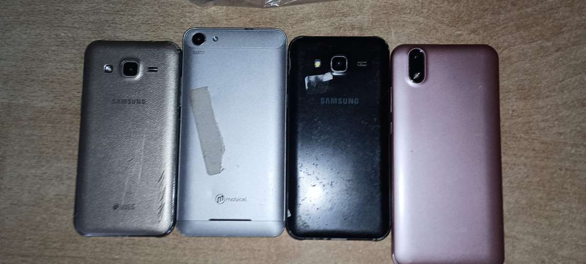 Phones NOT TESTED *AS IS*