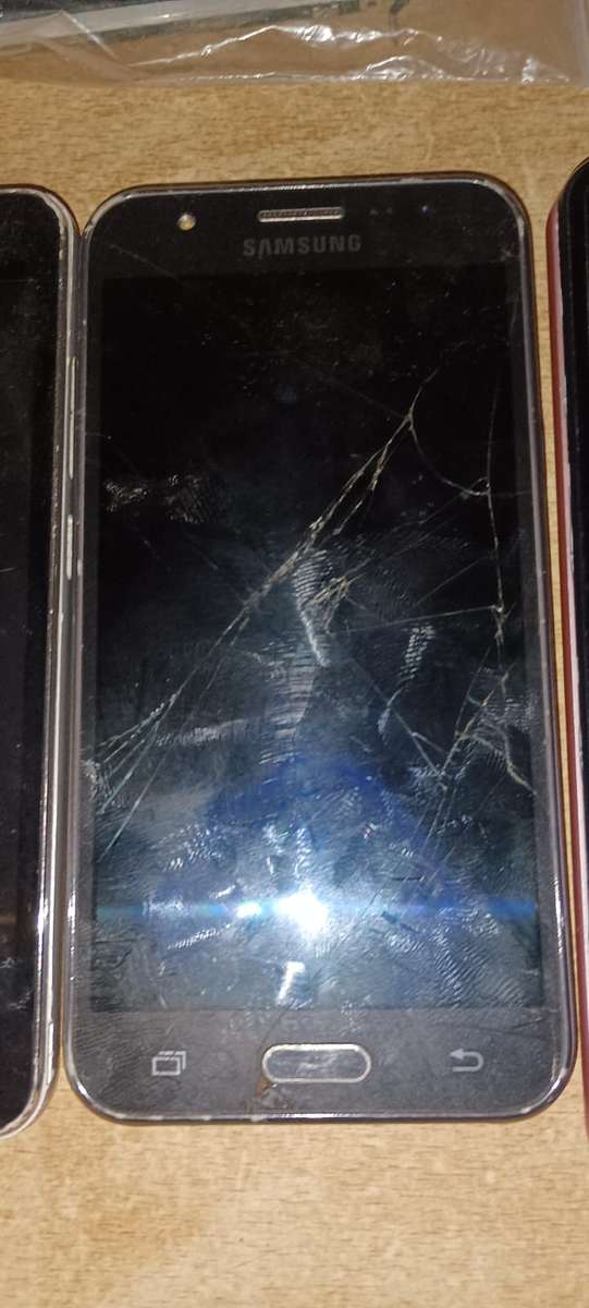 Phones NOT TESTED *AS IS*