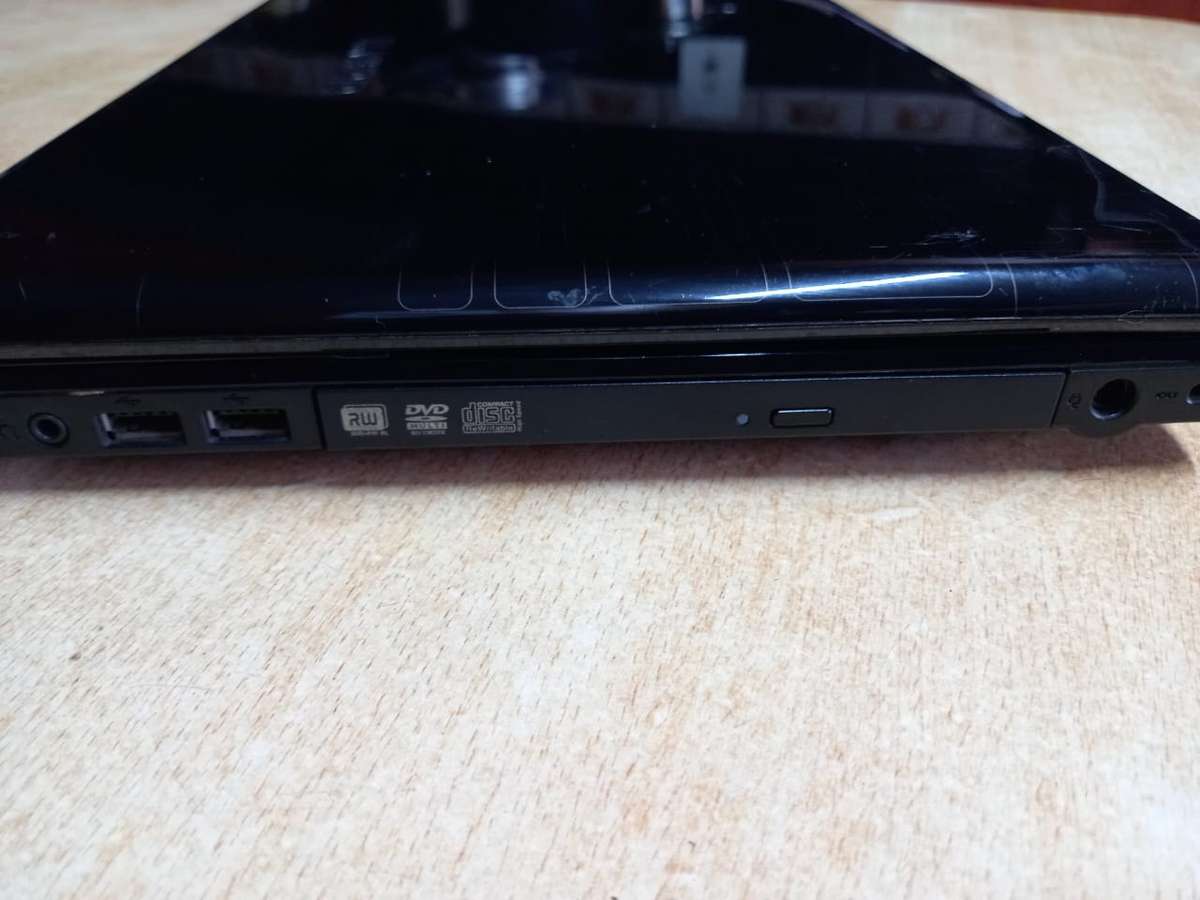 Gigabyte Ddr2 laptop ( battery lasts aprox 30 minutes)