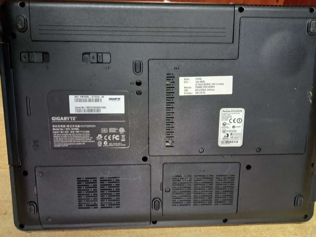 Gigabyte Ddr2 laptop ( battery lasts aprox 30 minutes)
