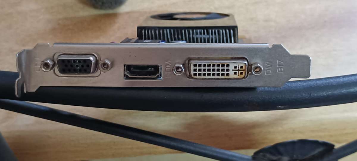 Nvidia Geforce GT 220 1GB  DDR2 PCI-E