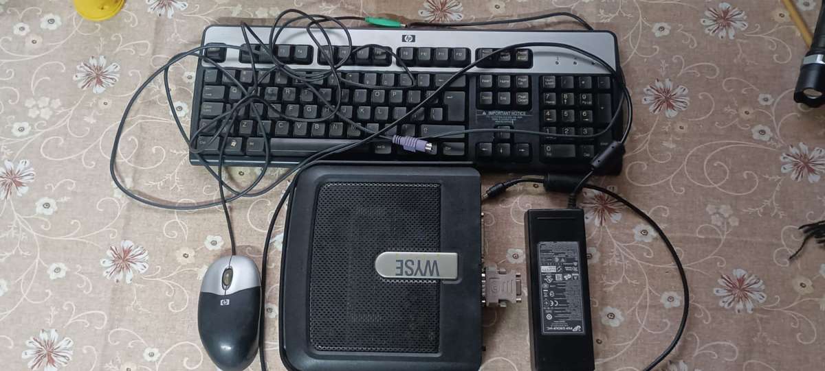 WYSE Computer with PS2 keyboard and mouse
