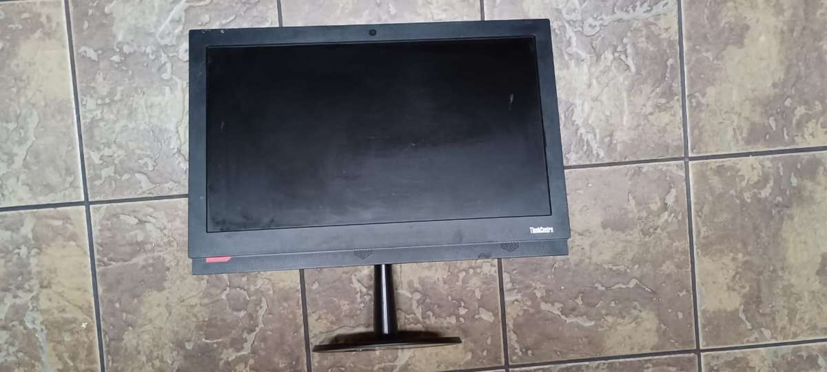 All in One Lenovo I5  6th gen