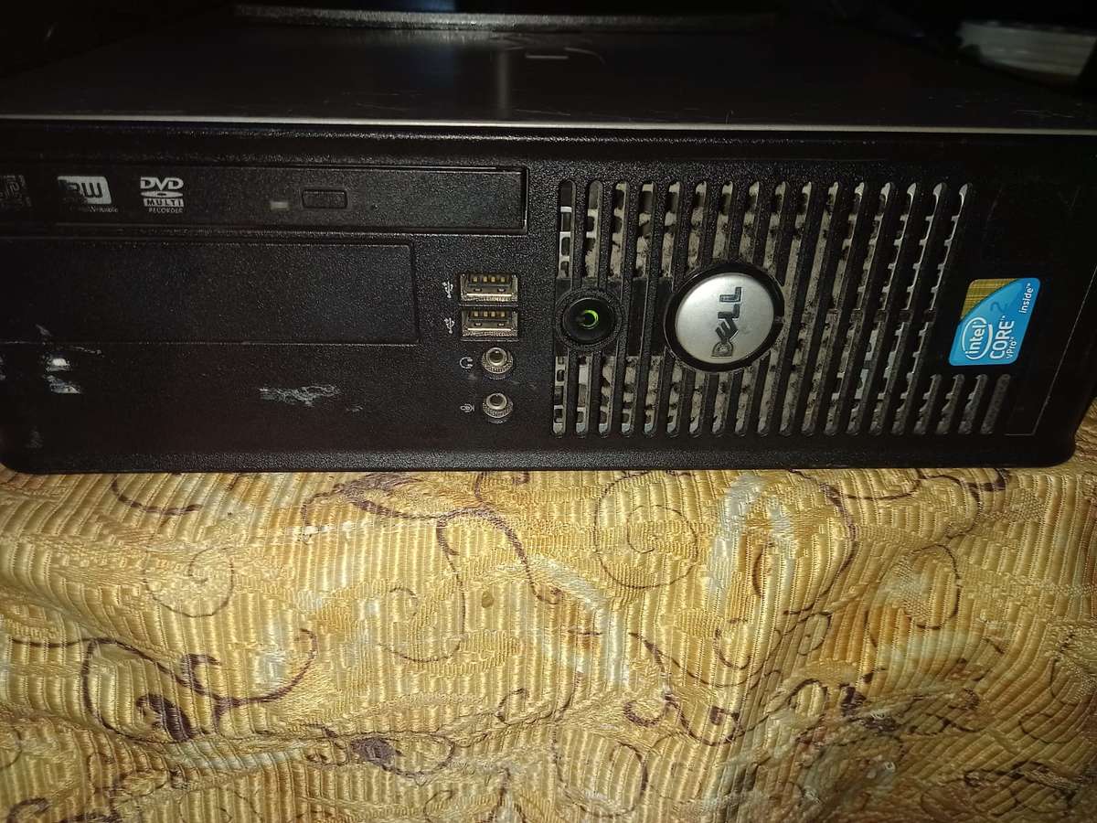 Dell Core 2 quad tower and LG Flatron 1919S screen