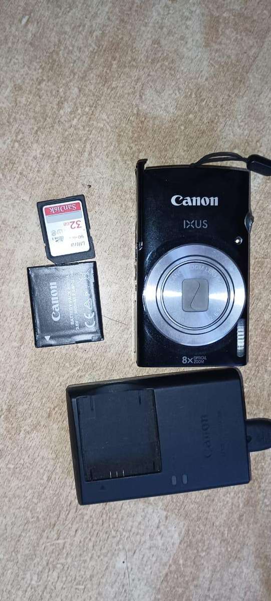 Canon IXUS 185  8x Zoom incl memory card and charger and pouch