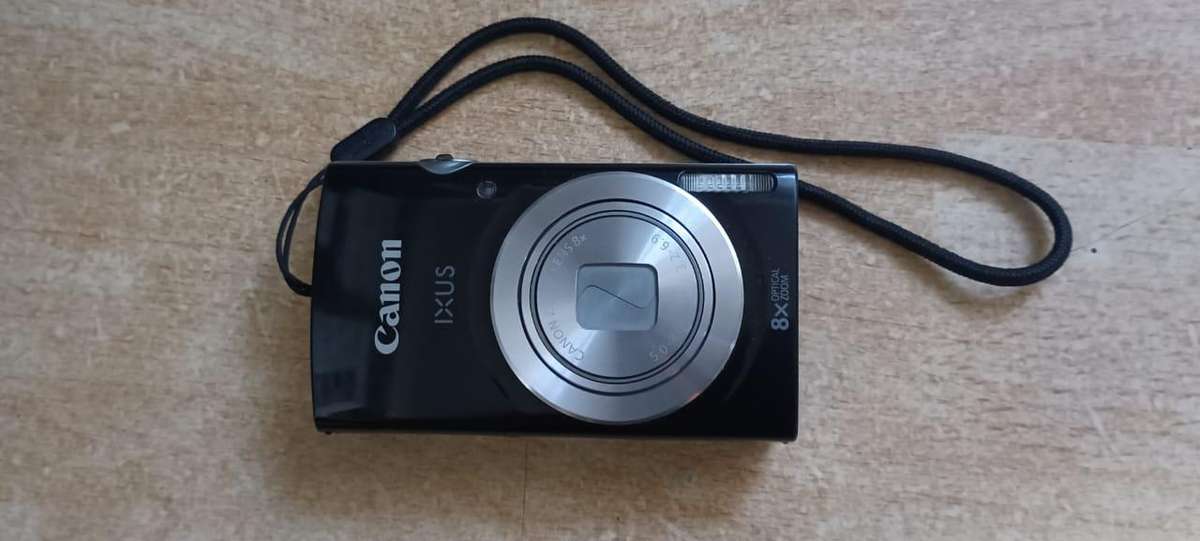 Canon IXUS 185  8x Zoom incl memory card and charger and pouch
