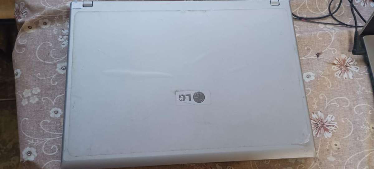 LG FE Express Dual laptop