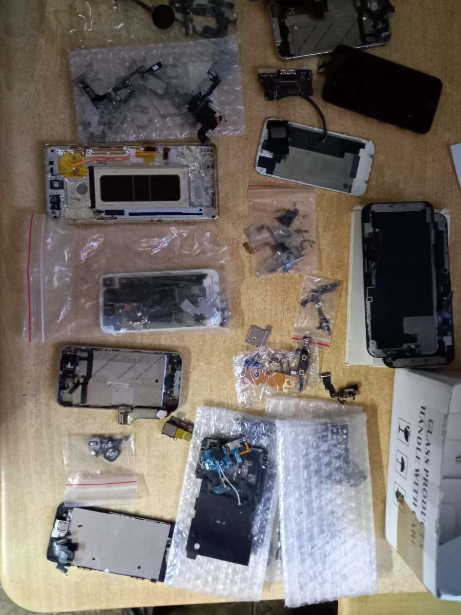Secondhand untested phone spares