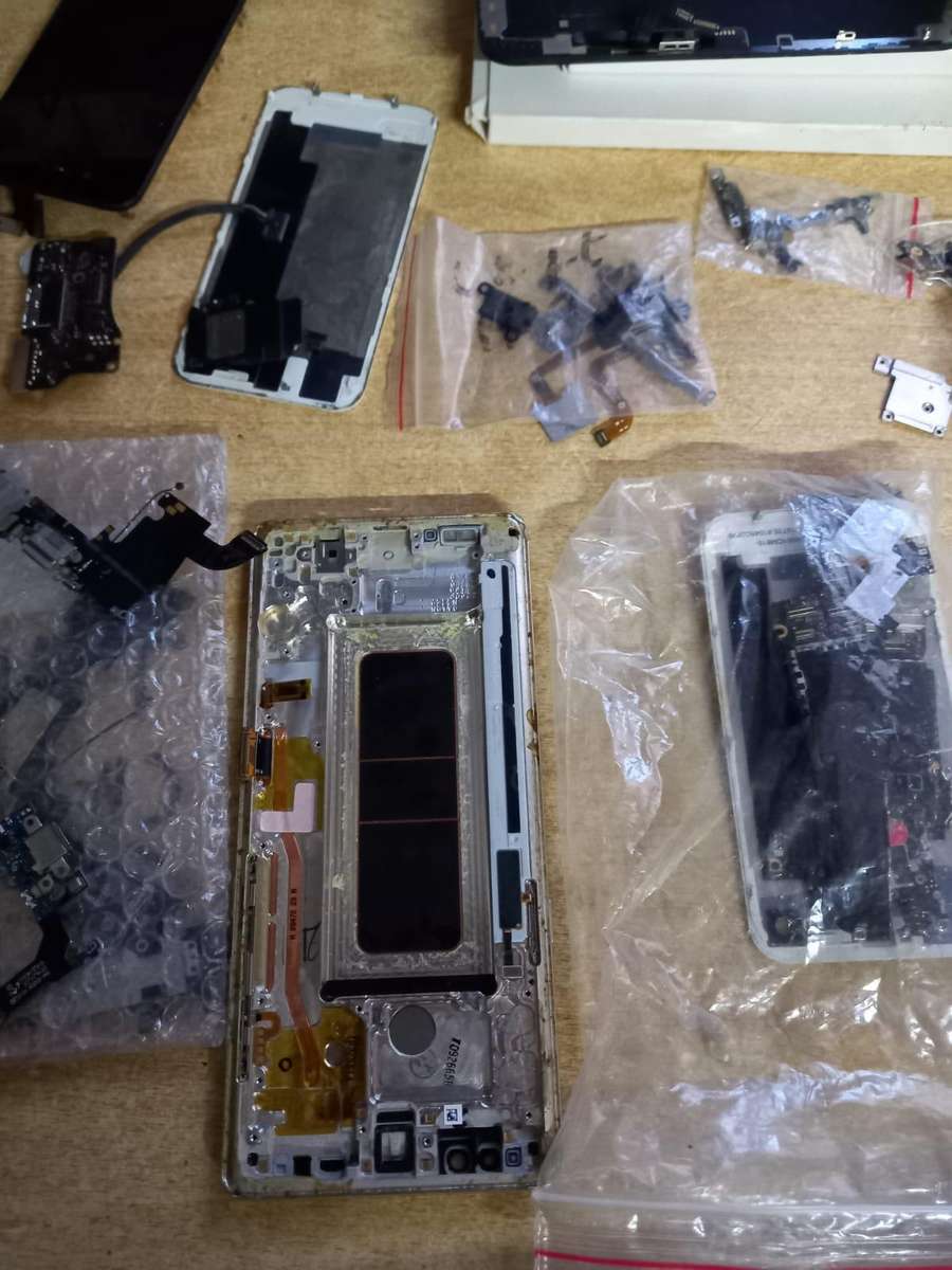 Secondhand untested phone spares
