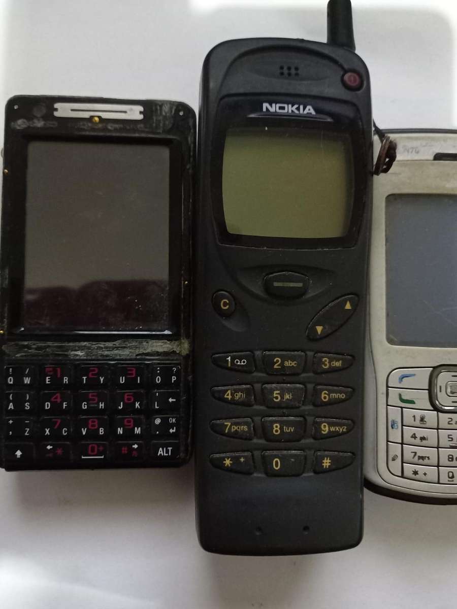 Old phones untested *as is*