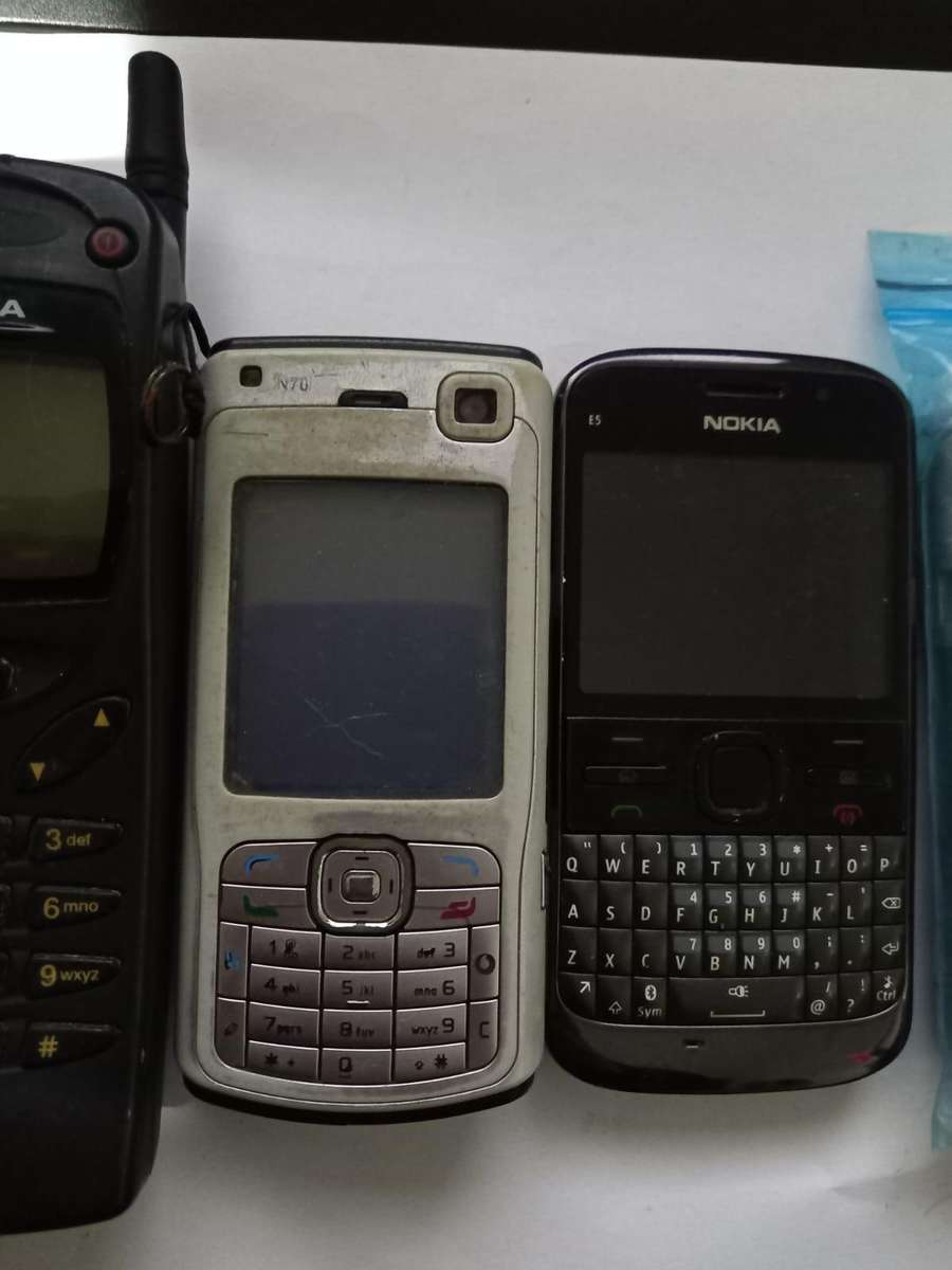 Old phones untested *as is*