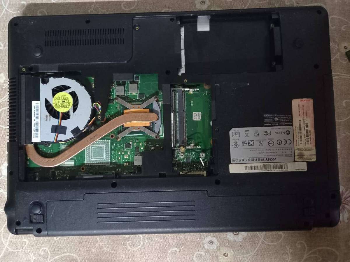 MSI CR640 i5 as is *not working*