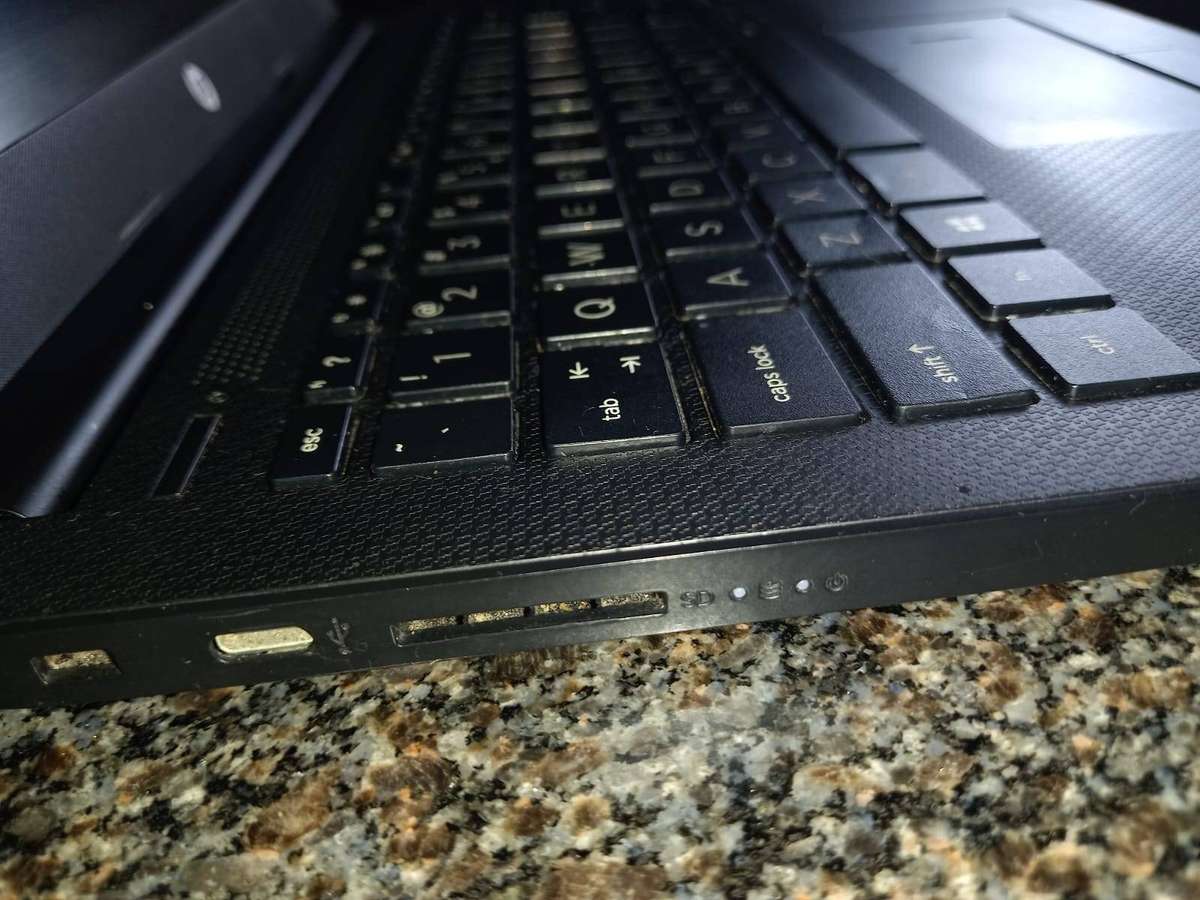 HP AMD 320e laptop