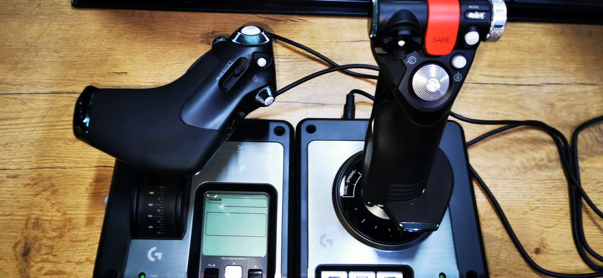 Logitech X52 Professional H.O.T.A.S