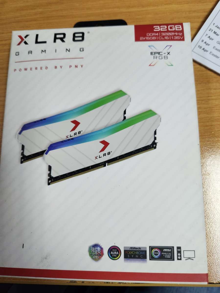 PNY XLR8 DDR4 3200 32GB LONGDIMM,White RGB (16GB x 2 , 2 kits), 16-18-18